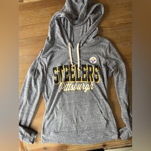 Barely worn women’s Pittsburgh Steelers hooded tee sz medium vintage